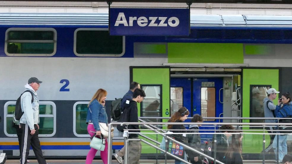 I pendolari aretini alla stazione ferroviaria