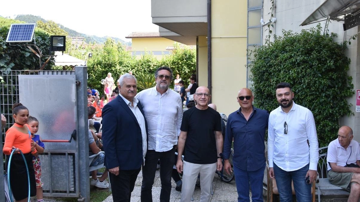 Festa per gli anziani  di Villa Andrei con giovani ginnaste