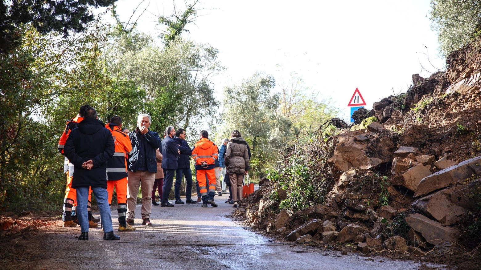Dopo l'alluvione, la Diocesi di Pistoia ha raccolto fondi per aiutare le zone colpite. Ora apre un avviso pubblico per gestire gli aiuti rimanenti.
