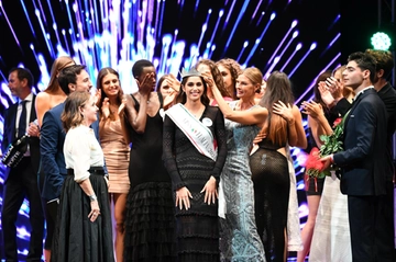 Miss Italia 2024, la vincitrice è Ofelia Passaponti di Siena