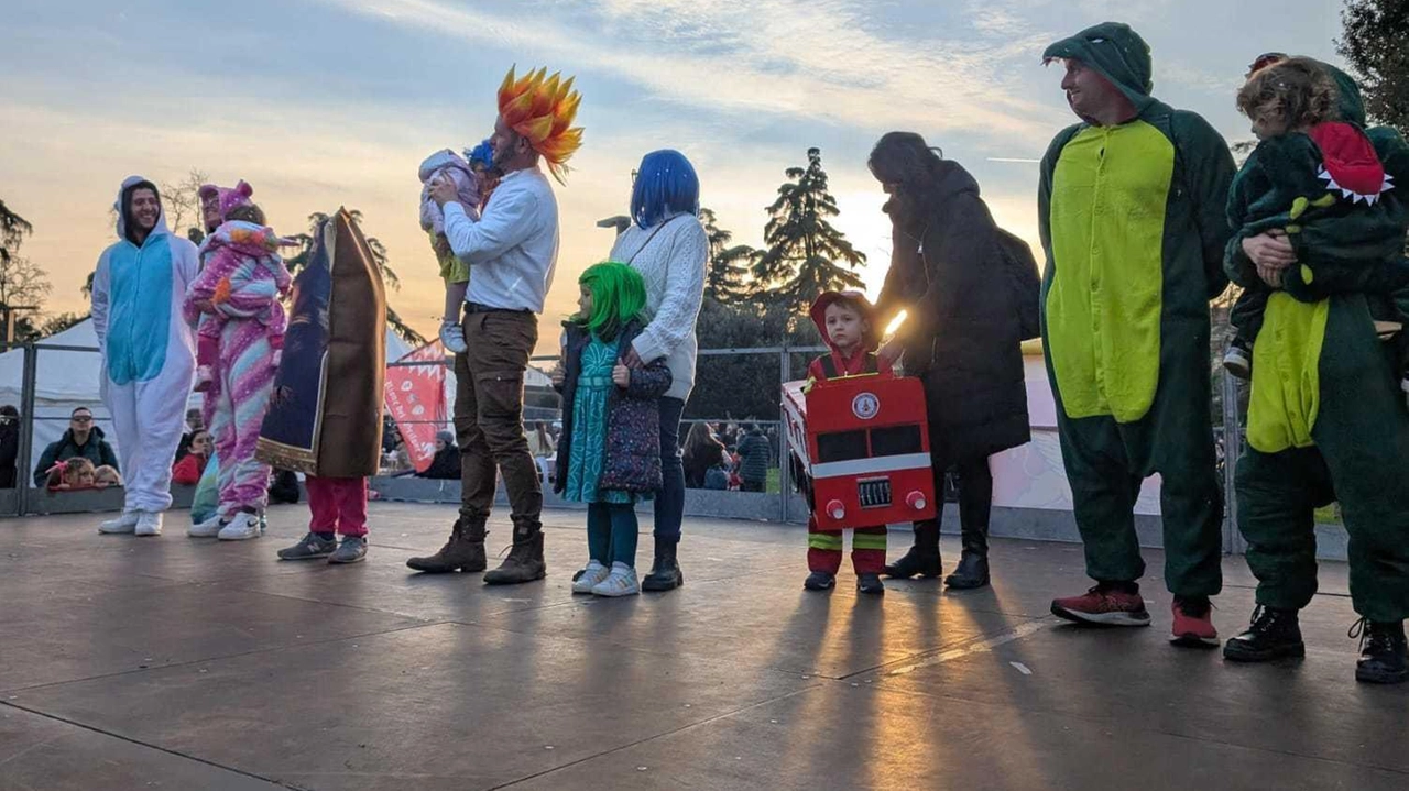 Centinaia le persone che hanno partecipato alla manifestazione. Sul palco i primi cinque vincitori: la fantasia e la bellezza delle creazioni.