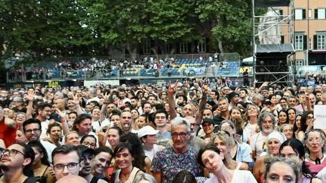 La sera del 24 luglio 2014 in piazza Napoleone, durante il concerto gratuito di Enzo Avitabile & Black tarantella al...