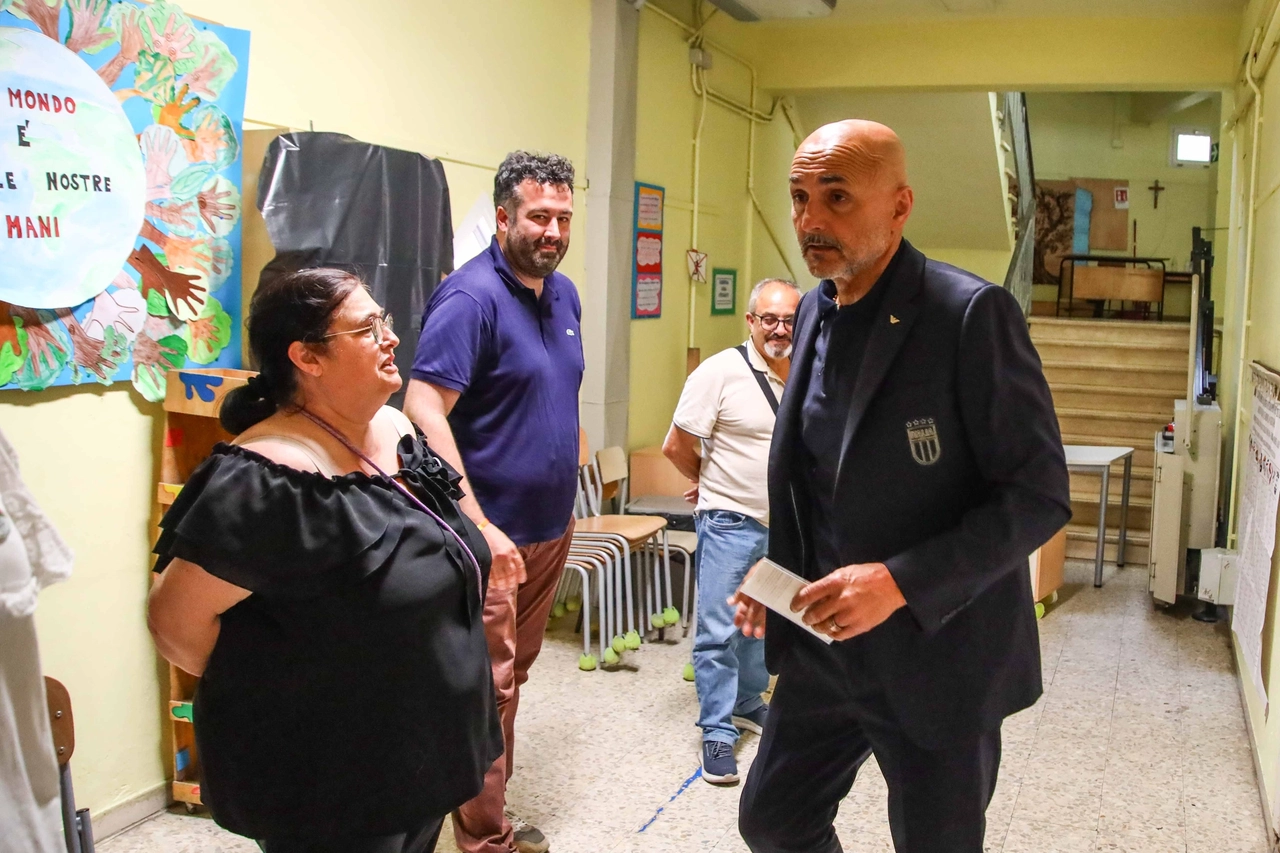 Spalletti al voto a Montespertoli (Foto Germogli)