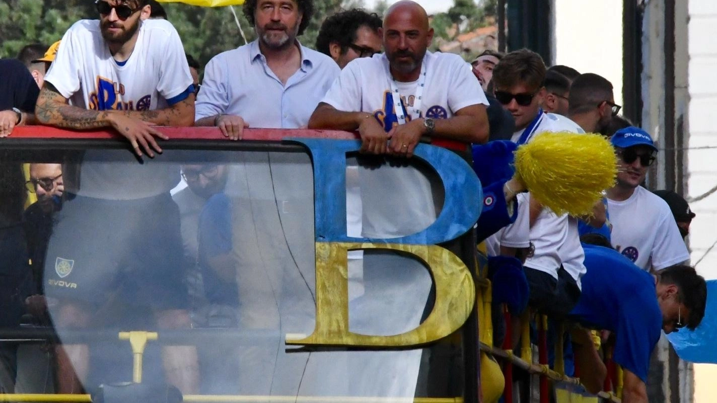 Stadio, 600 tifosi in più. Un’ordinanza aumenta la capienza al ‘dei Marmi’