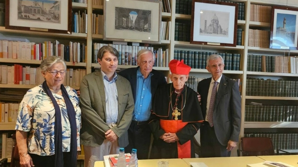 Firenze, il Cardinale Ernest Simoni visita la biblioteca Spadolini 