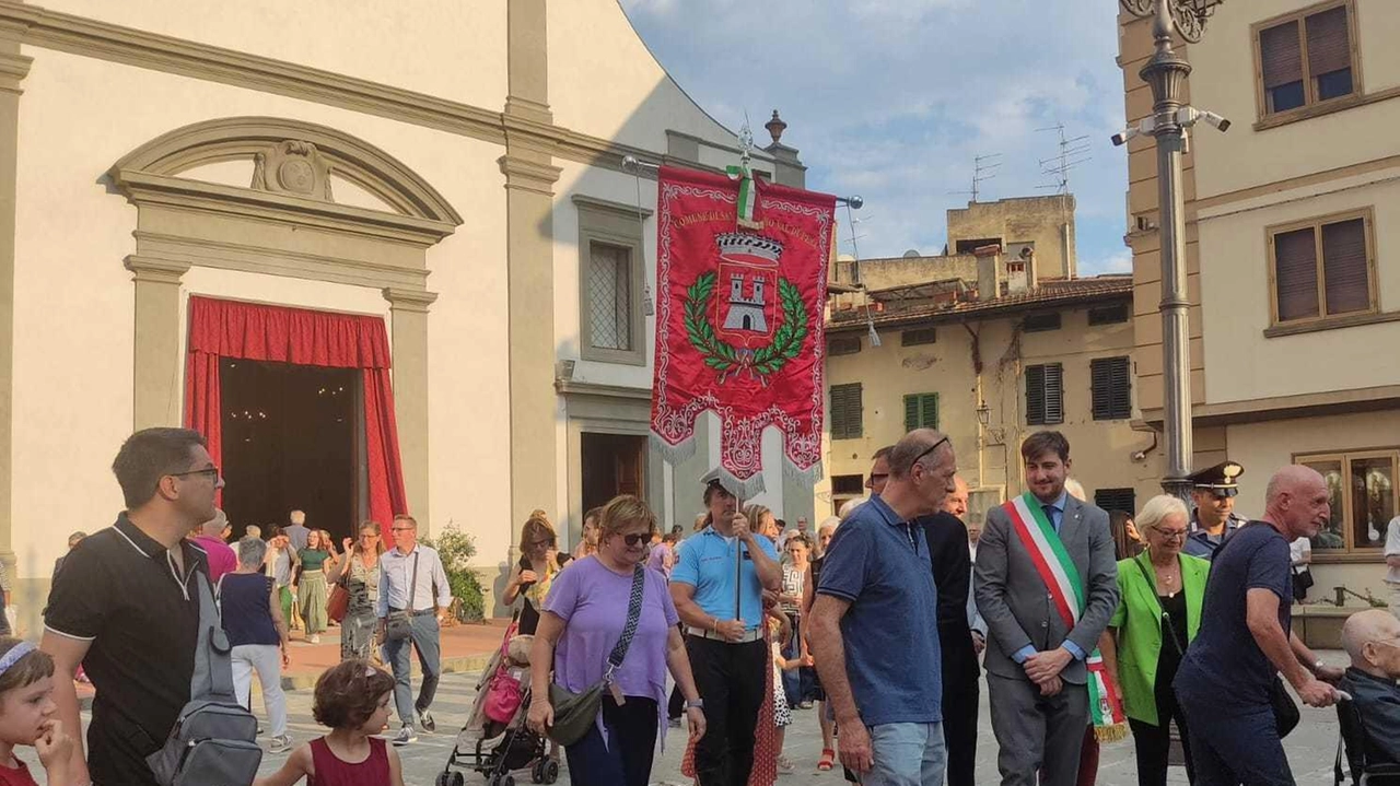 Tutto pronto per la festa del patrono cittadino. Si parte oggi alle 8 con la celebrazione religiosa. Poi la processione per le vie del centro e i mercatini in piazza della Repubblica. Alle 23 il gran finale. .