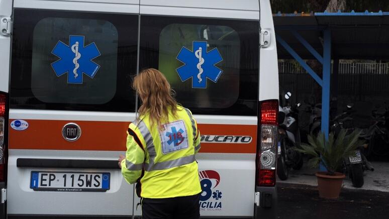 Giovane bagnino colto da malore, aveva appena salvato un uomo dall’annegamento