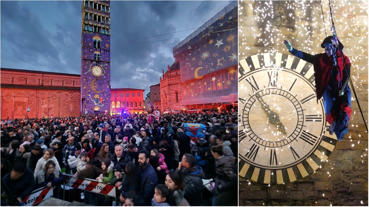 La piazza di Pistoia nel giorno dell'Epifania. Più a destra la Befana scende dal campanile (FotoCastellani)