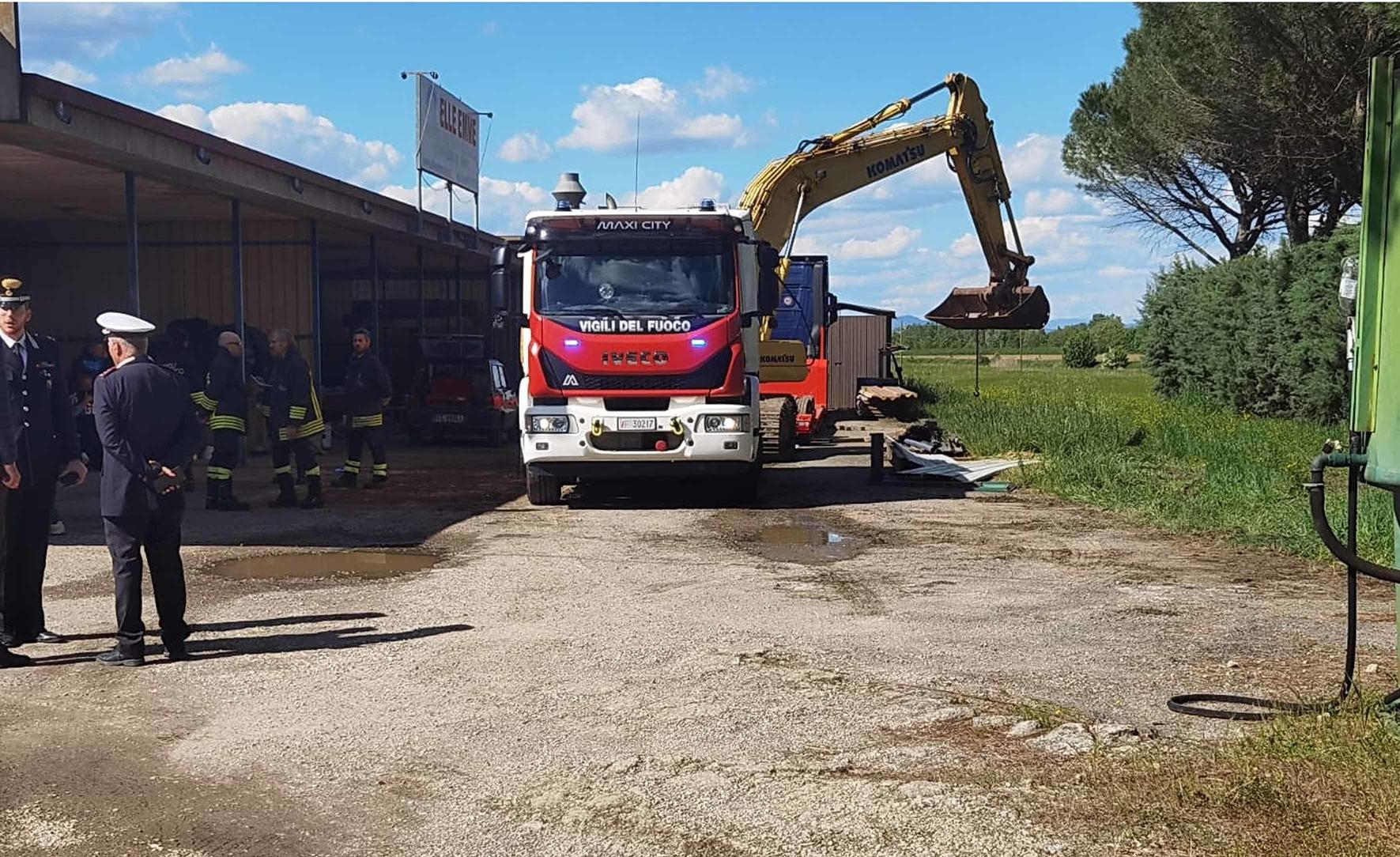 La tragedia di Manuel. Muore a 23 anni centrato da un palo di metallo. Patteggiano in due