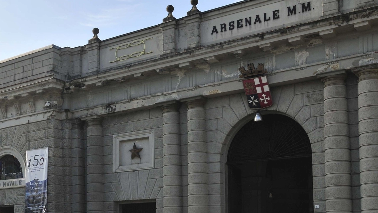 Le indagini, coordinate dalla Procura, erano state eseguite dai Carabinieri per la Marina Militare della Spezia (foto d’archivio)