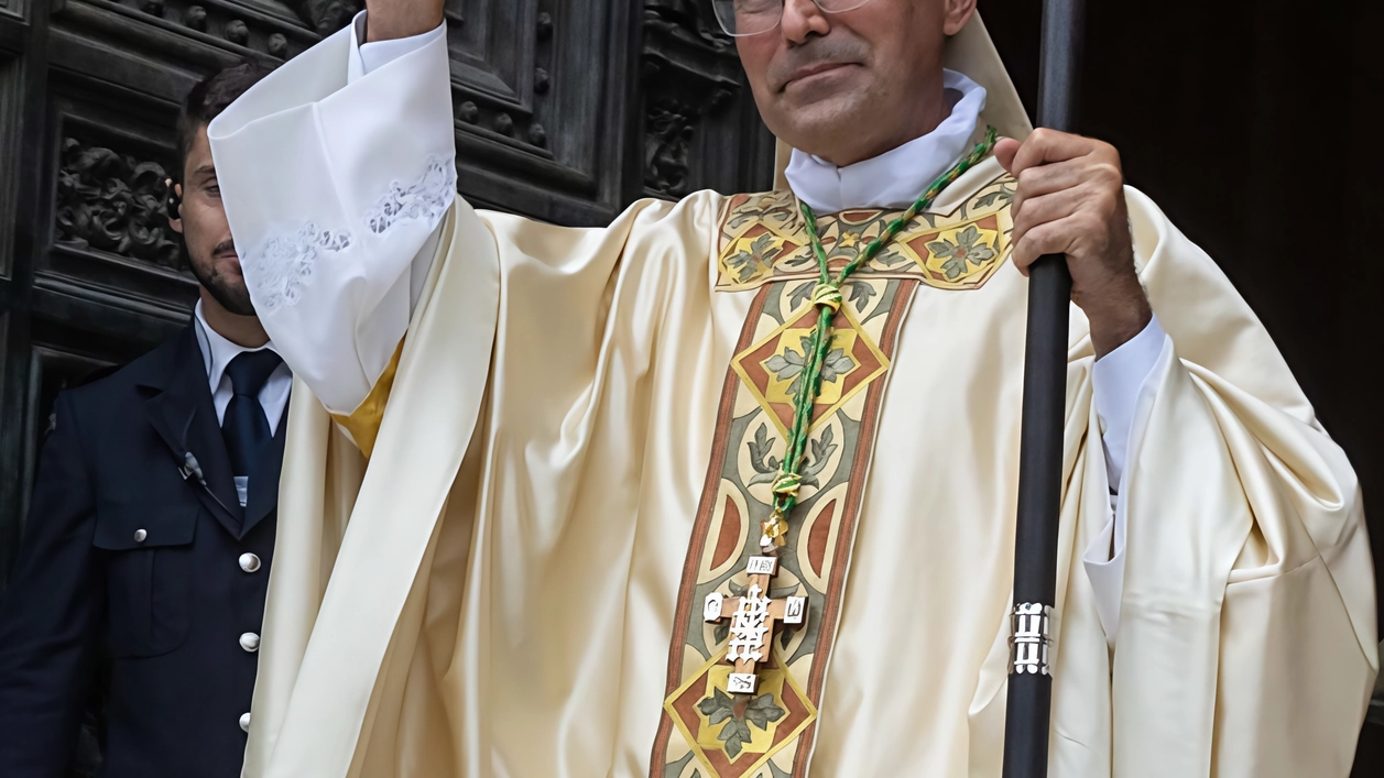 Apertura con una processione dalla Santissima Annunziata al Duomo