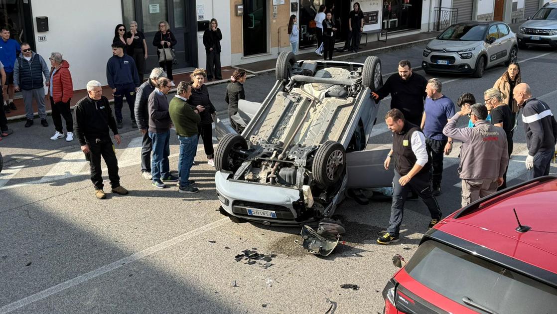 Grave incidente in via Montalese, i residenti protestano in strada