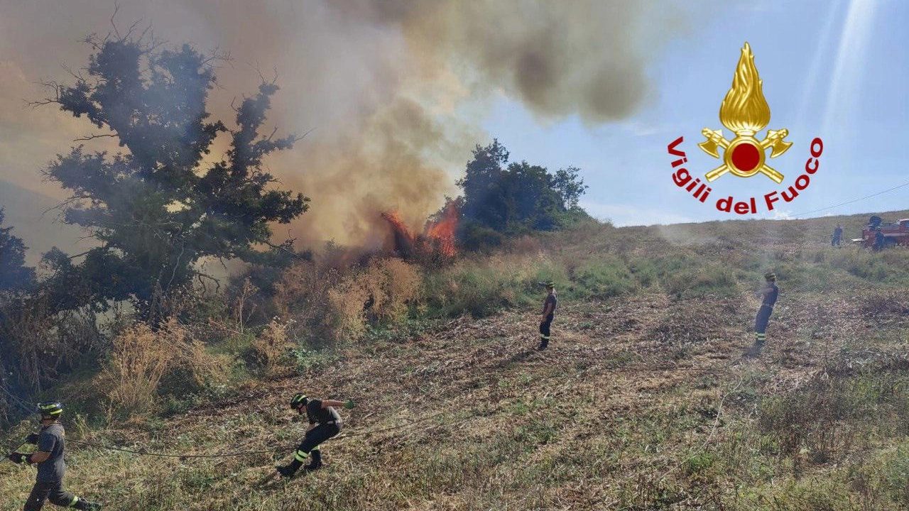 Valfabbrica (Perugia) l'intervento dei vigili del fuoco