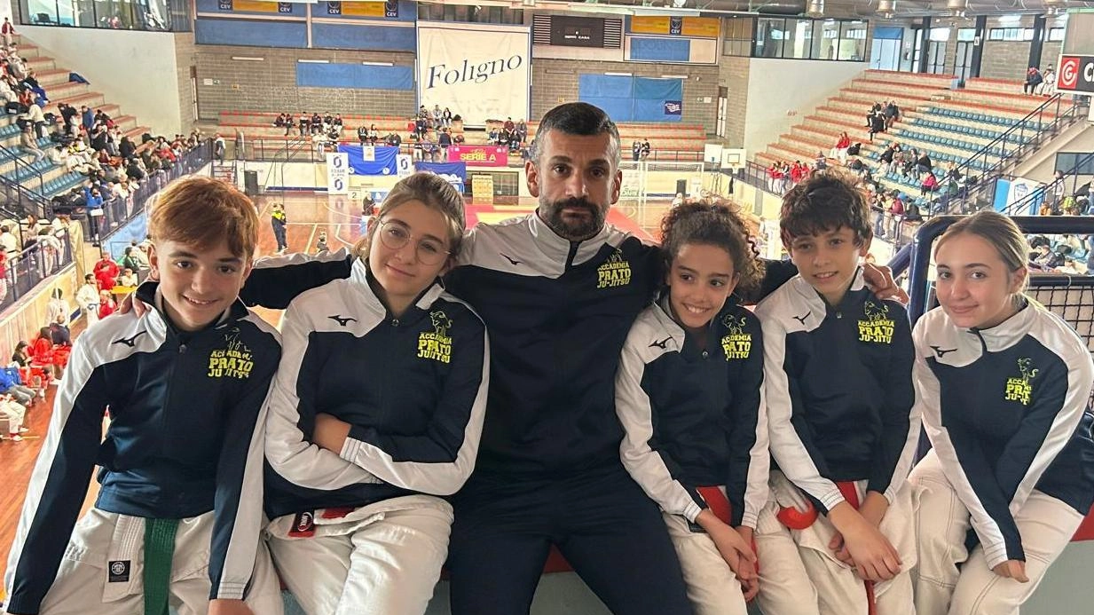 L'Accademia Prato Ju Jitsu trionfa al Criterium Nazionale Giovanissimi e agli Open d’Italia 2024 con due ori, un argento e un bronzo. Giovani talenti brillano a Foligno, pronti per la prossima sfida a Genova.