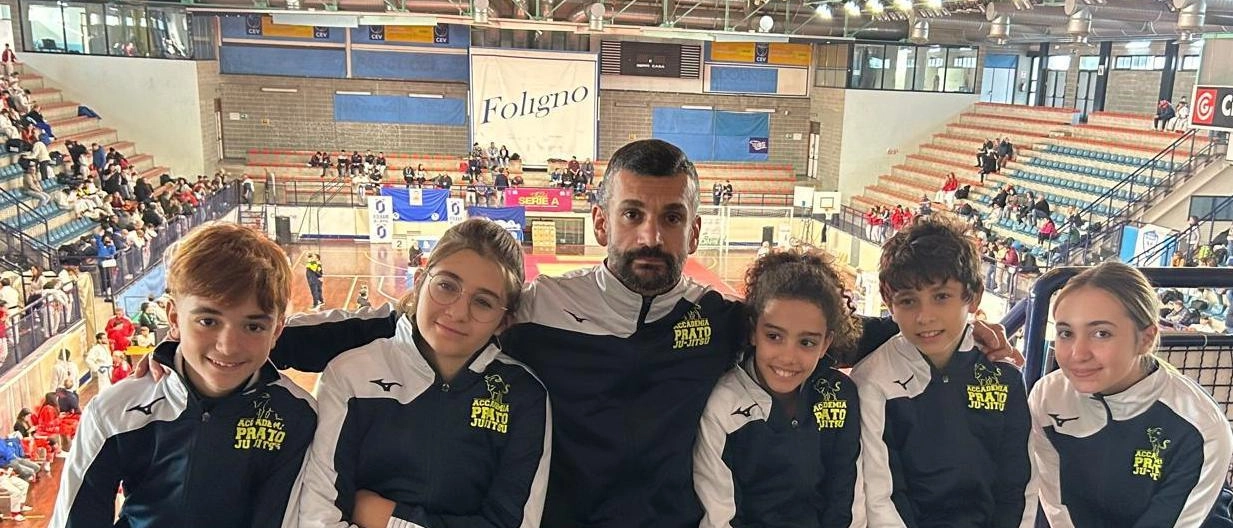 L'Accademia Prato Ju Jitsu trionfa al Criterium Nazionale Giovanissimi e agli Open d’Italia 2024 con due ori, un argento e un bronzo. Giovani talenti brillano a Foligno, pronti per la prossima sfida a Genova.