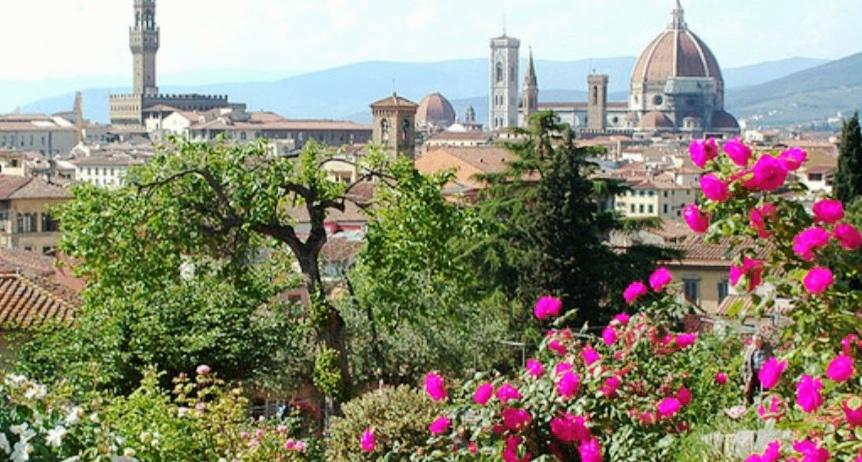 Firenze, il Giardino delle Rose diventa salotto letterario per quattro serate