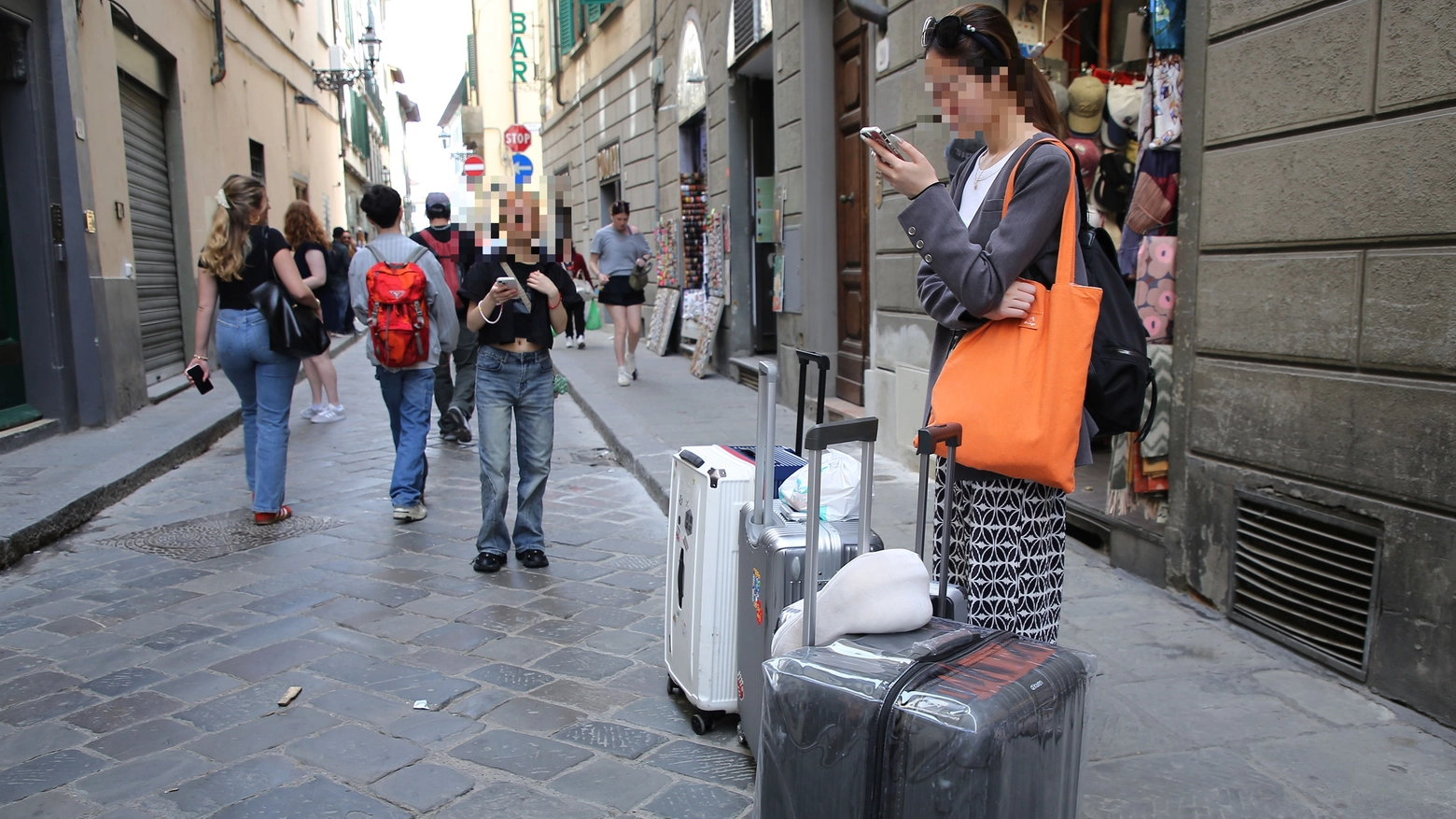 Turisti a Firenze. La convivenza con i bed and breakfast nei palazzi è diventata sempre più difficile