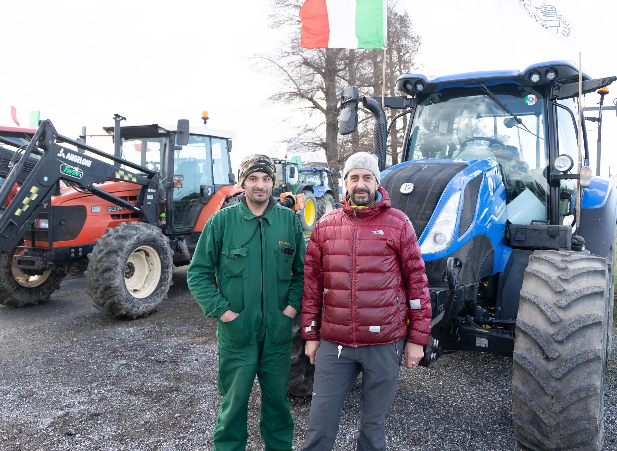 Trattori, la rivolta un anno dopo. Presidio e corteo al casello dell’A11