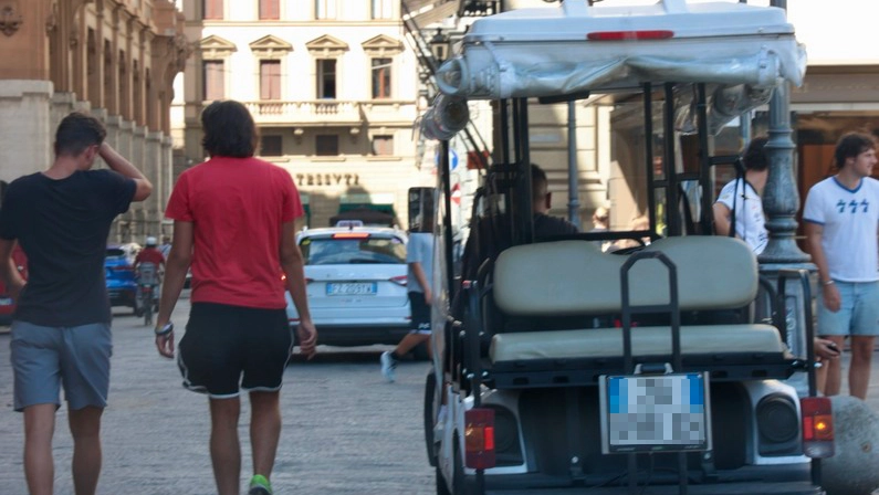 Caddy per turisti a Firenze