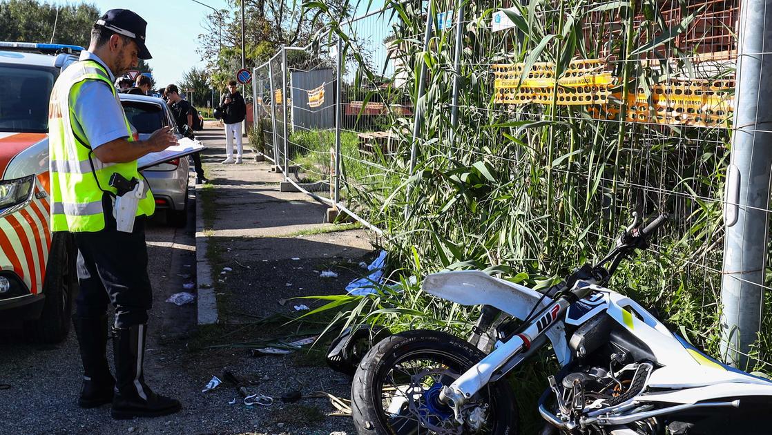 Morto a 16 anni in moto. Dolore senza pace: “Era un nipote speciale. Il nostro ragazzo d’oro”