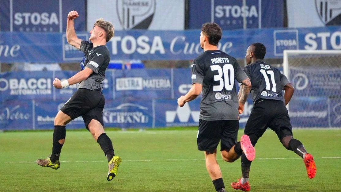 PIANESE 1 ASCOLI 1 PIANESE (3-5-2): Boer; Indragoli, Polidori, Nicoli; Boccadamo, Proietto (27’st Sorrentino), Simeoni, Odjer, Da Pozzo (15’st Colombo); Mastropietro (38’st...