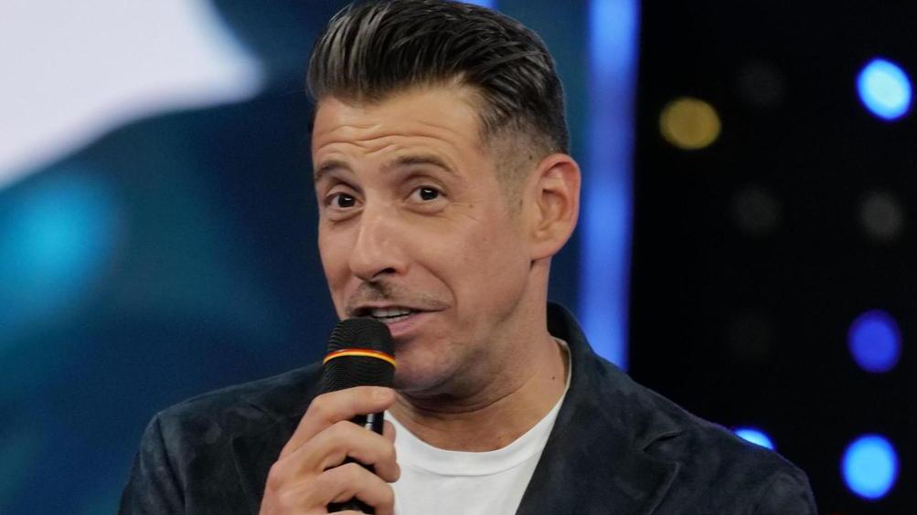 Gabbani in città per il firmacopie. Nel ridotto l’incontro con il cantante