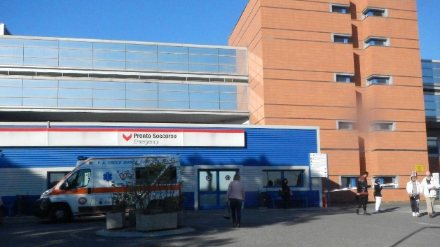 L'esterno dell'ospedale Versilia