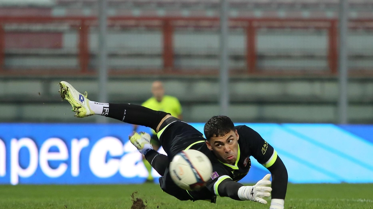 Il portiere del Perugia Luca Gemello