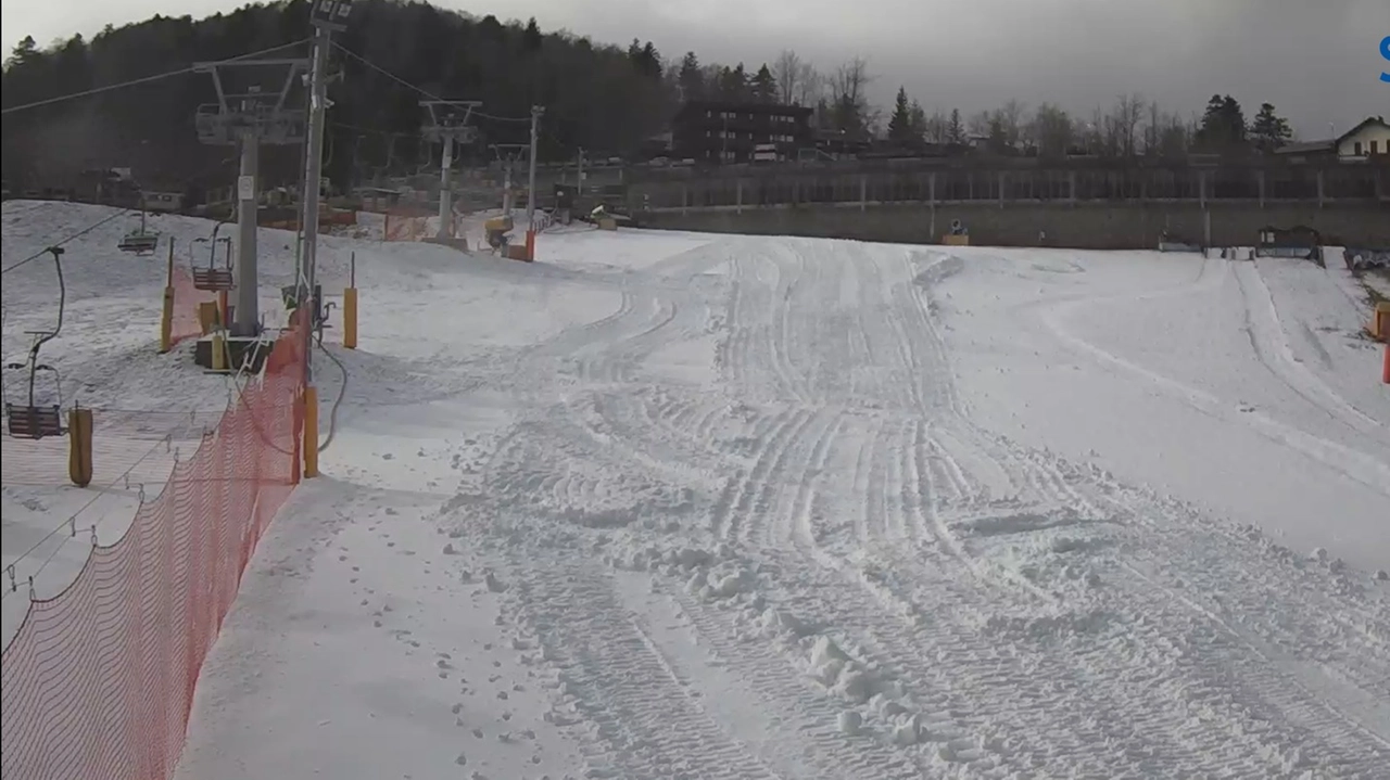 Le piste innevate all'Abetone (Foto Facebook/Multipass Abetone)