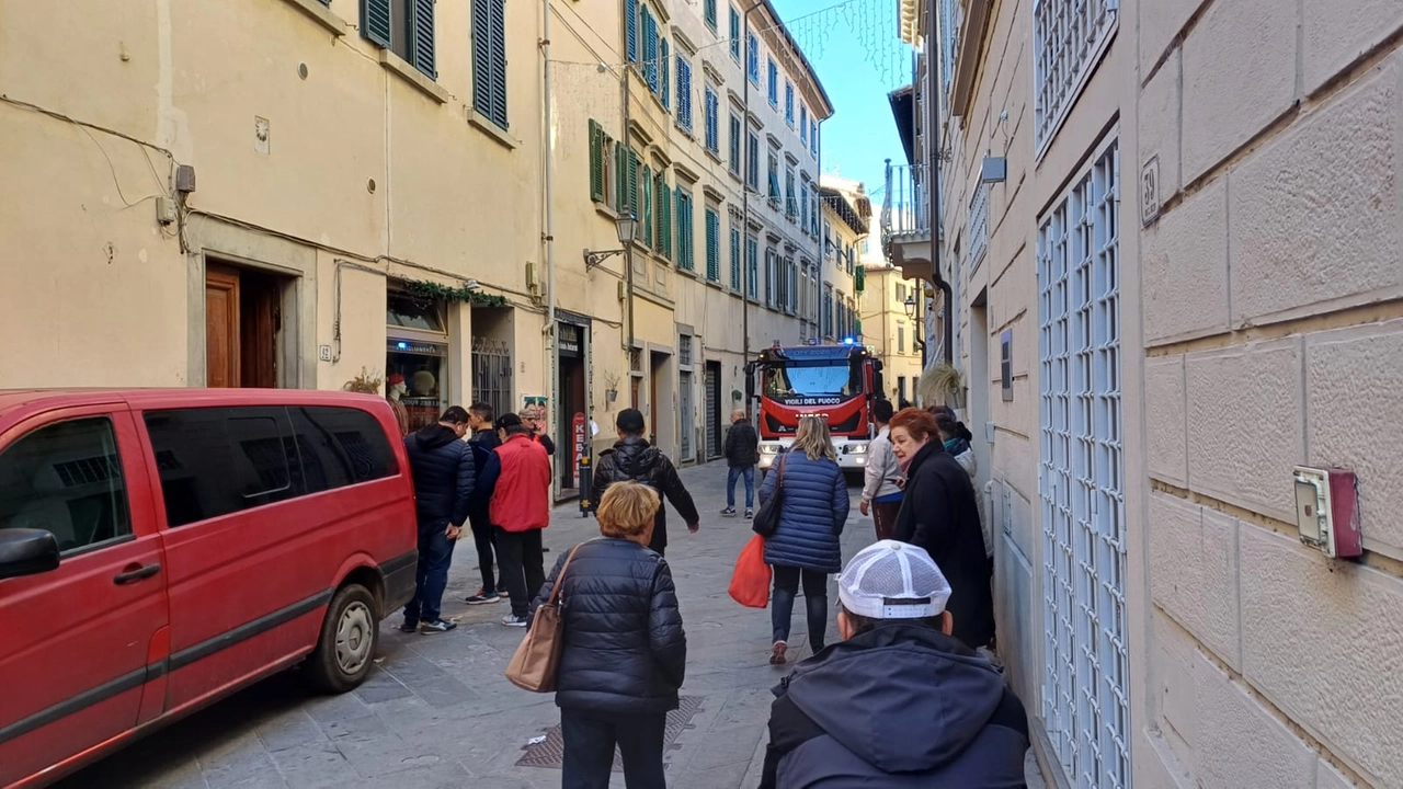 Fuga di gas in un appartamento di via Mazzini a Prato