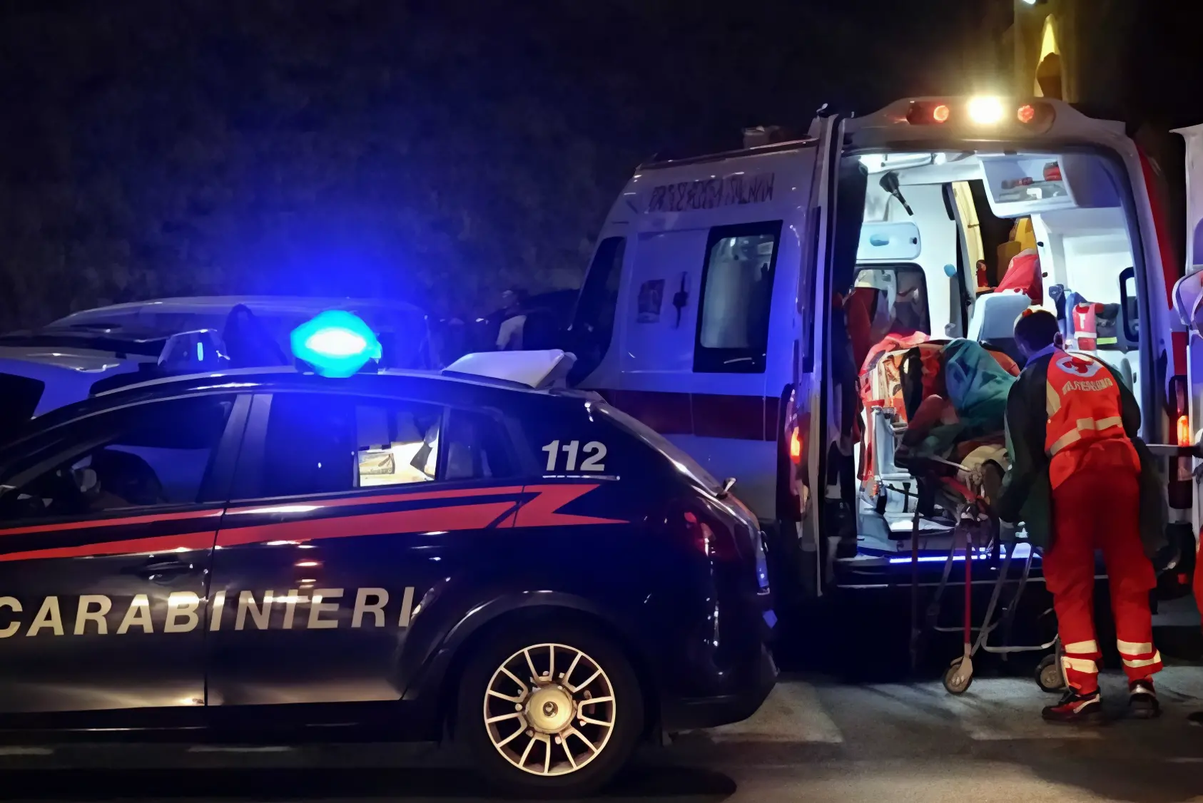 Ladri speronano auto dei carabinieri. Fuga a piedi, uno precipita nella diga