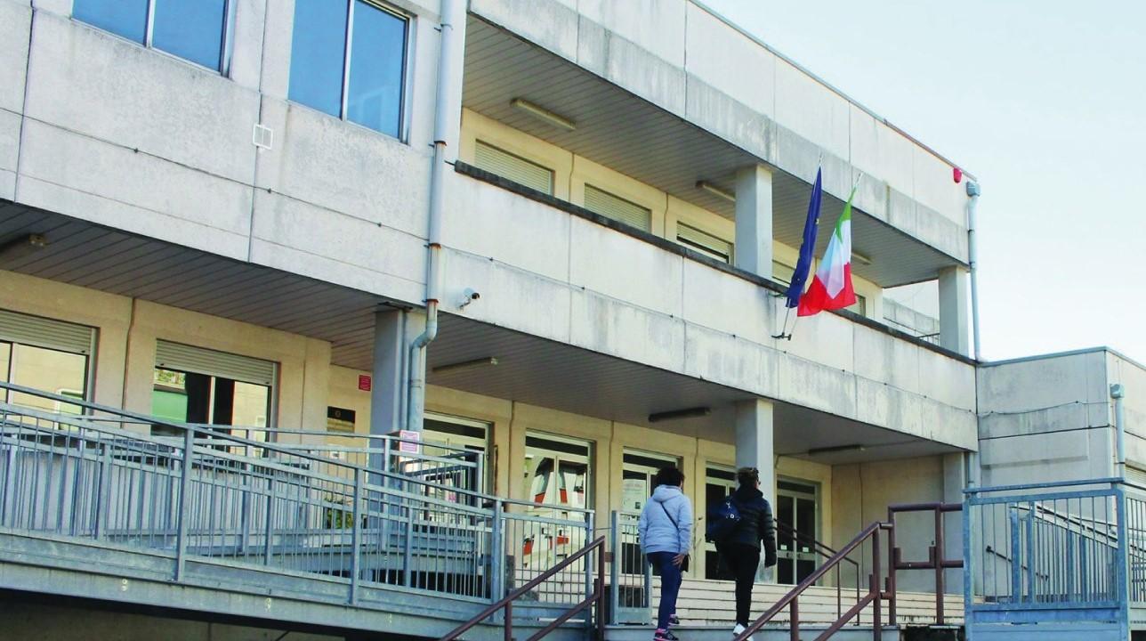 Scuola, quattro squadre per risolvere le infiltrazioni d