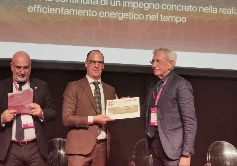 https://www.lanazione.it/image-service/view/acePublic/alias/contentid/ZTMwZjViYjYtYmNlZC00/0/la-premiazione.jpeg