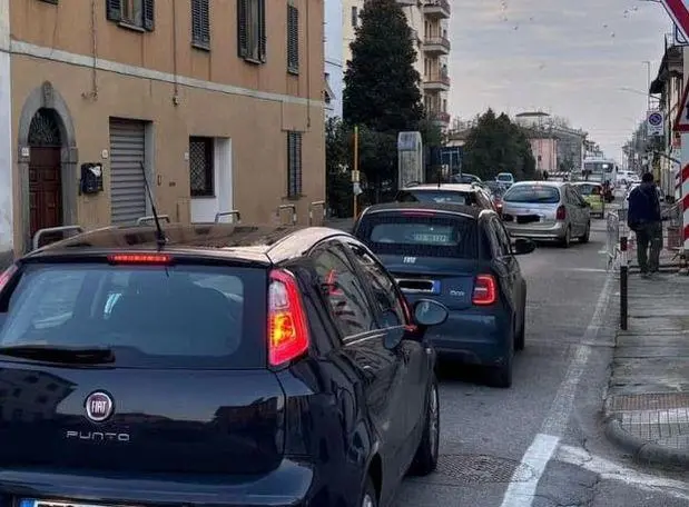 Guasto di tre ore al passaggio a livello di Capostrada, traffico in tilt