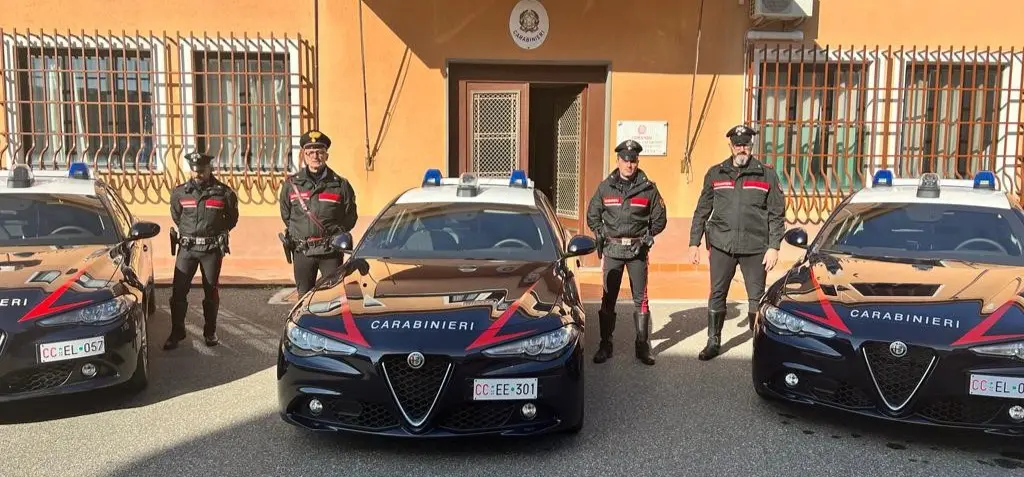 “Vuole rapire mia figlia” e rischia il linciaggio, salvato dai carabinieri