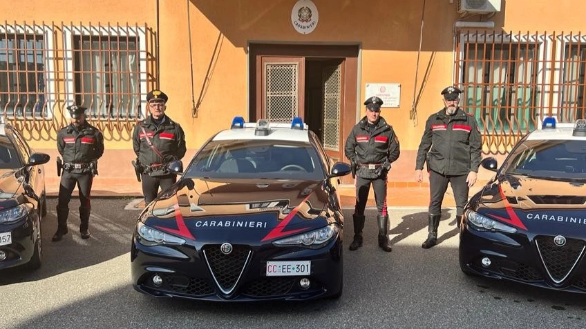 I carabinieri della compagnia di Sarzana intervenuti in piazza Matteotti