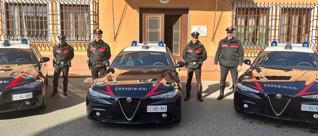 “Vuole rapire mia figlia” e rischia il linciaggio, salvato dai carabinieri