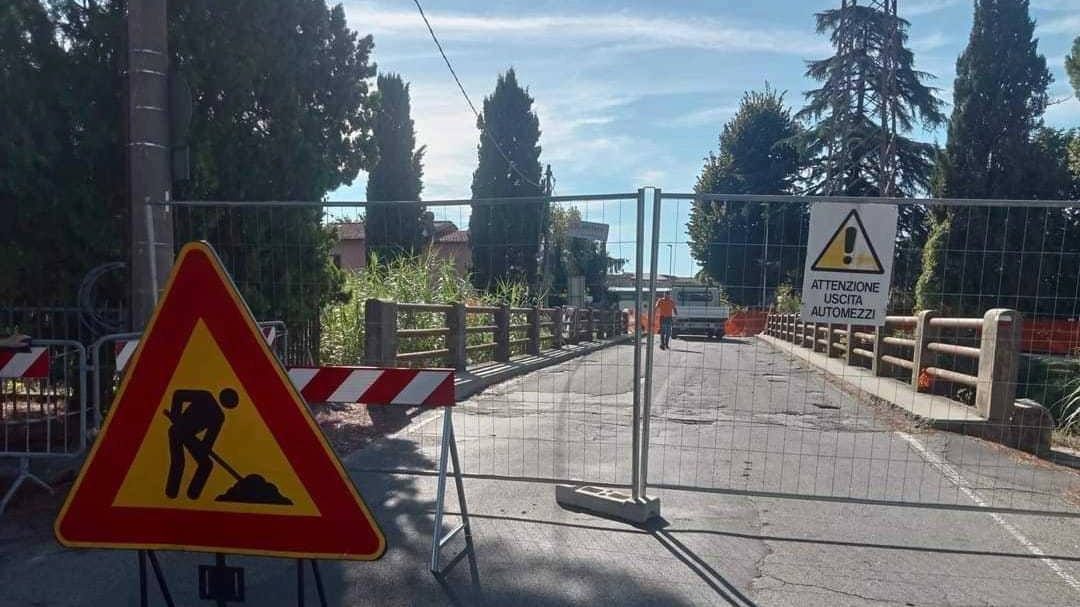 Il ponte. di Via Falcinello chiuso al traffico