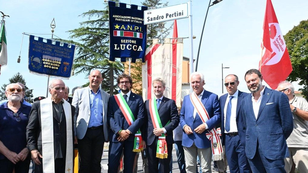 Presenti il governatore Giani e il sindaco della città dell’ex Presidente. Qualche “scintilla“ nel breve botta e risposta tra l’Anpi e Pardini.