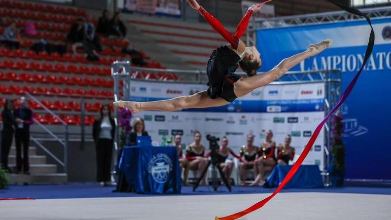 https://www.lanazione.it/image-service/view/acePublic/alias/contentid/ZTQ3ZTZkYWMtZGQwYS00/0/ginnastica-ritmica-eccellenze-a-confronto-quasi-500-le-ginnaste-a-borgo-a-mozzano.jpeg?f=16:9&w=1200&h=630