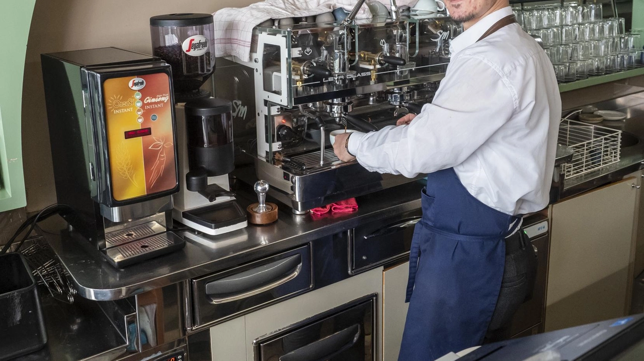 Impiegati in aziende e camerieri-baristi