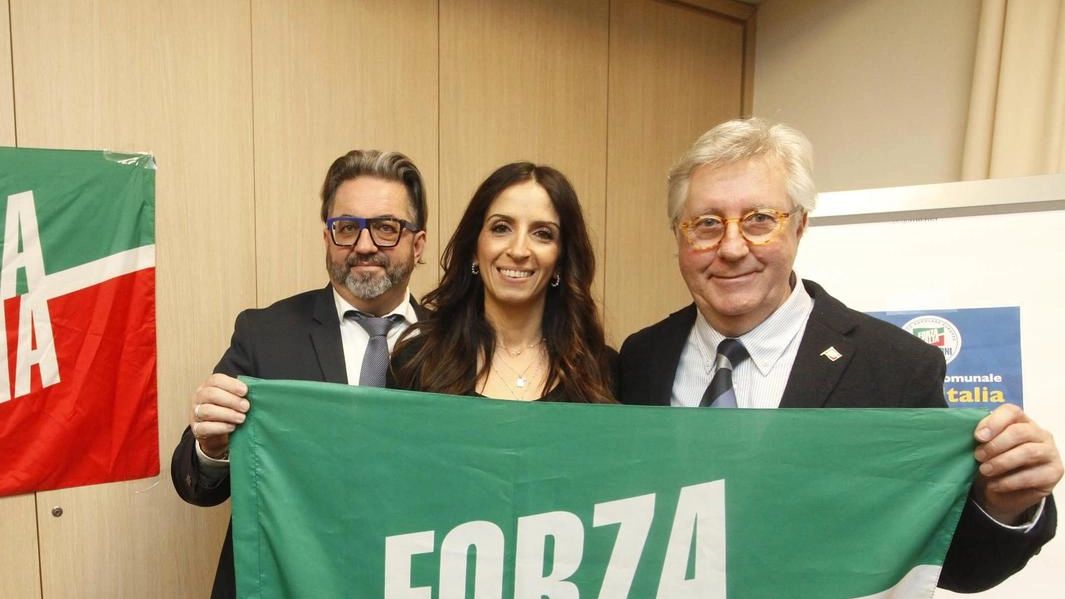 La nuova segretaria di Forza Italia Siena, Sara Pugliese, tra Roberto Berardi e Alessandro Pallassini