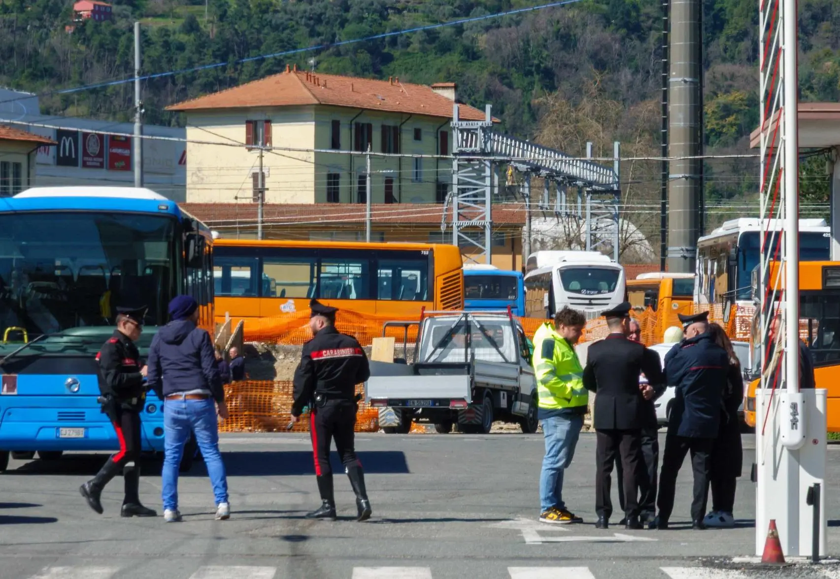 Blitz nel deposito Atc. Rubati otto catalizzatori