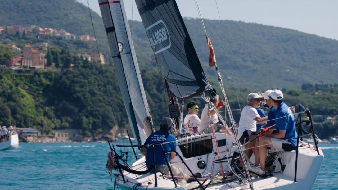 La seconda edizione della 'Golfo dei Poeti Cup' ha preso il via a La Spezia con un ricco calendario di eventi velici fino al 29 settembre. In programma la sfilata dei Maggiolini d'epoca e il Trofeo Michele Fiorillo dedicato alla memoria di un eroe di Marina.