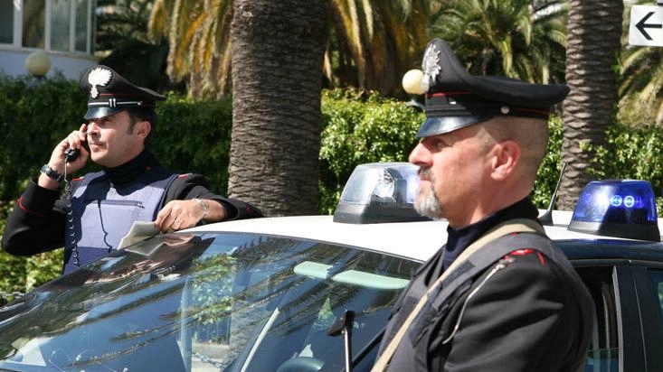 I due uomini sono stati arrestati anche grazie al pronto intervento dei carabinieri