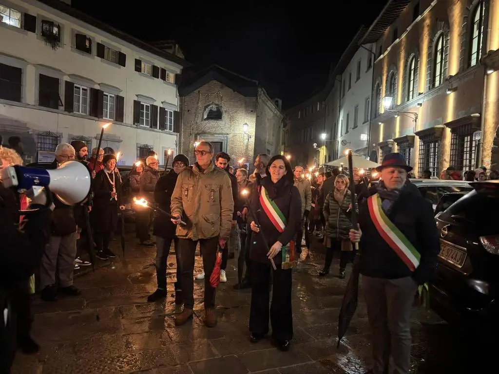 Fiaccolata per la pace. Tanta partecipazione