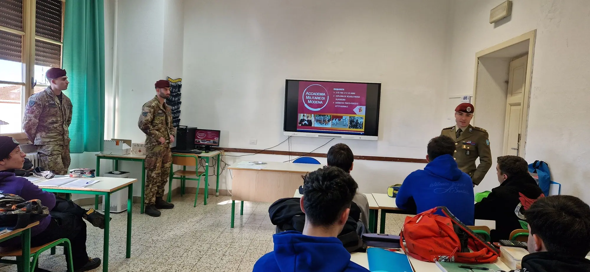 L’Esercito Italiano in classe per informare gli studenti di V Itis