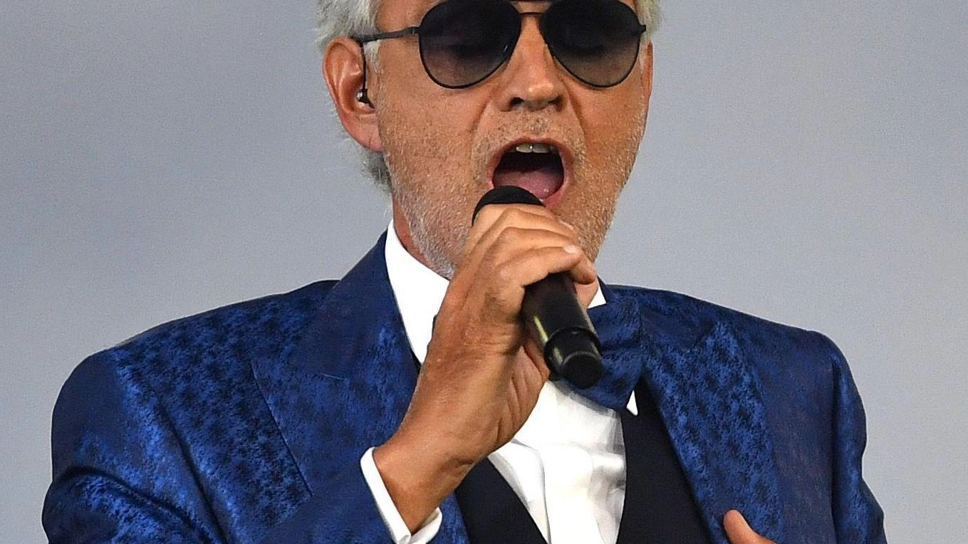 Il Premio Villa Bertelli va a Bocelli. Concerto in chiesa con Maria Chiuri