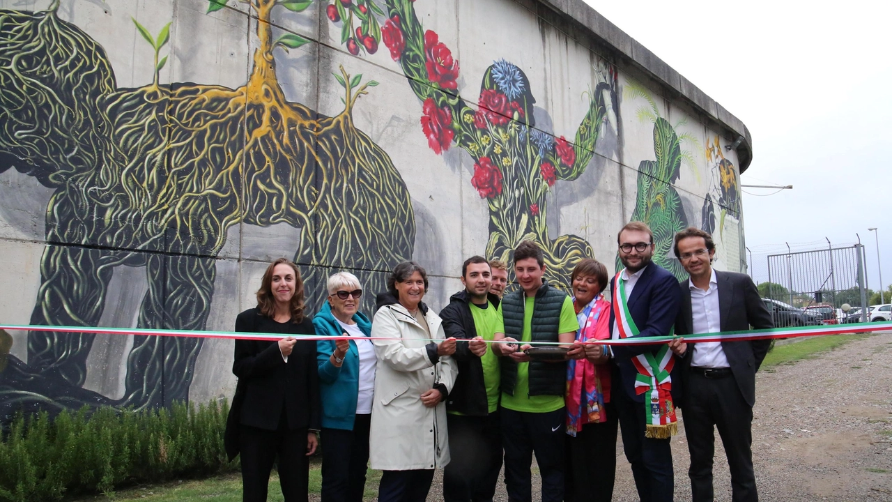 L’inaugurazione dell’opera di Alleg sul muro perimetrale della Rems di Empoli