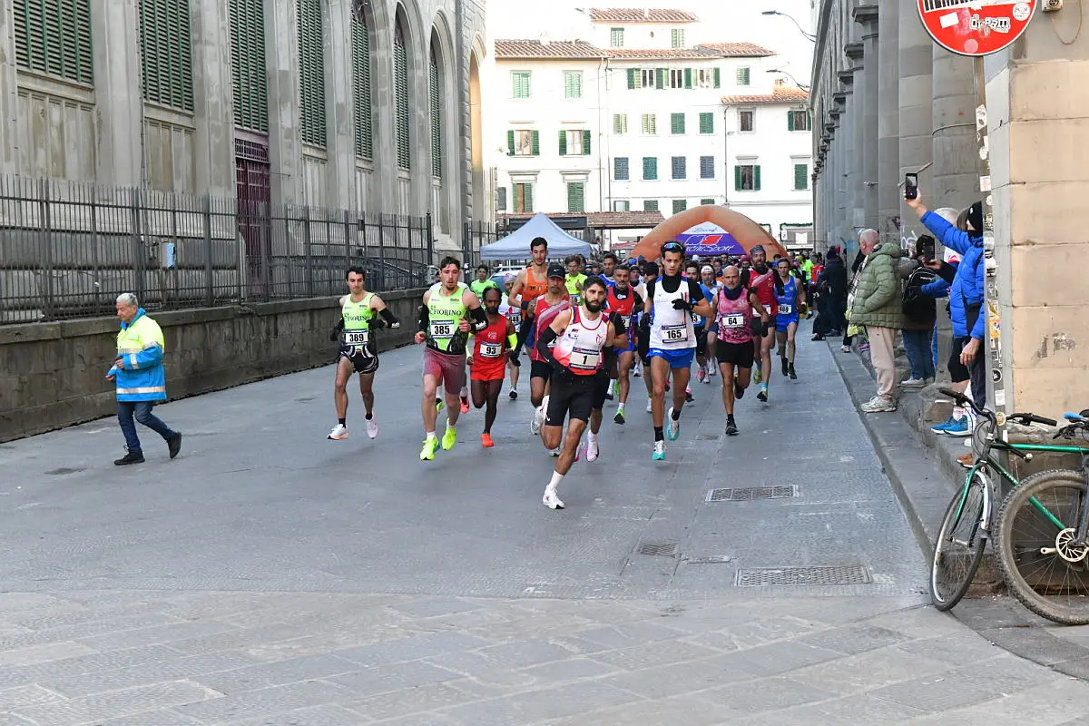 Santo Stefano di corsa a Firenze, foto e classifica della gara podistica